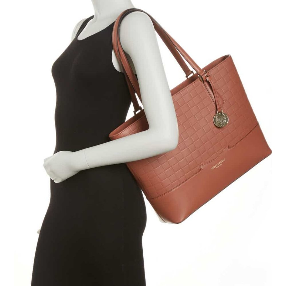 ✨Bruno Magli Embossed tote✨